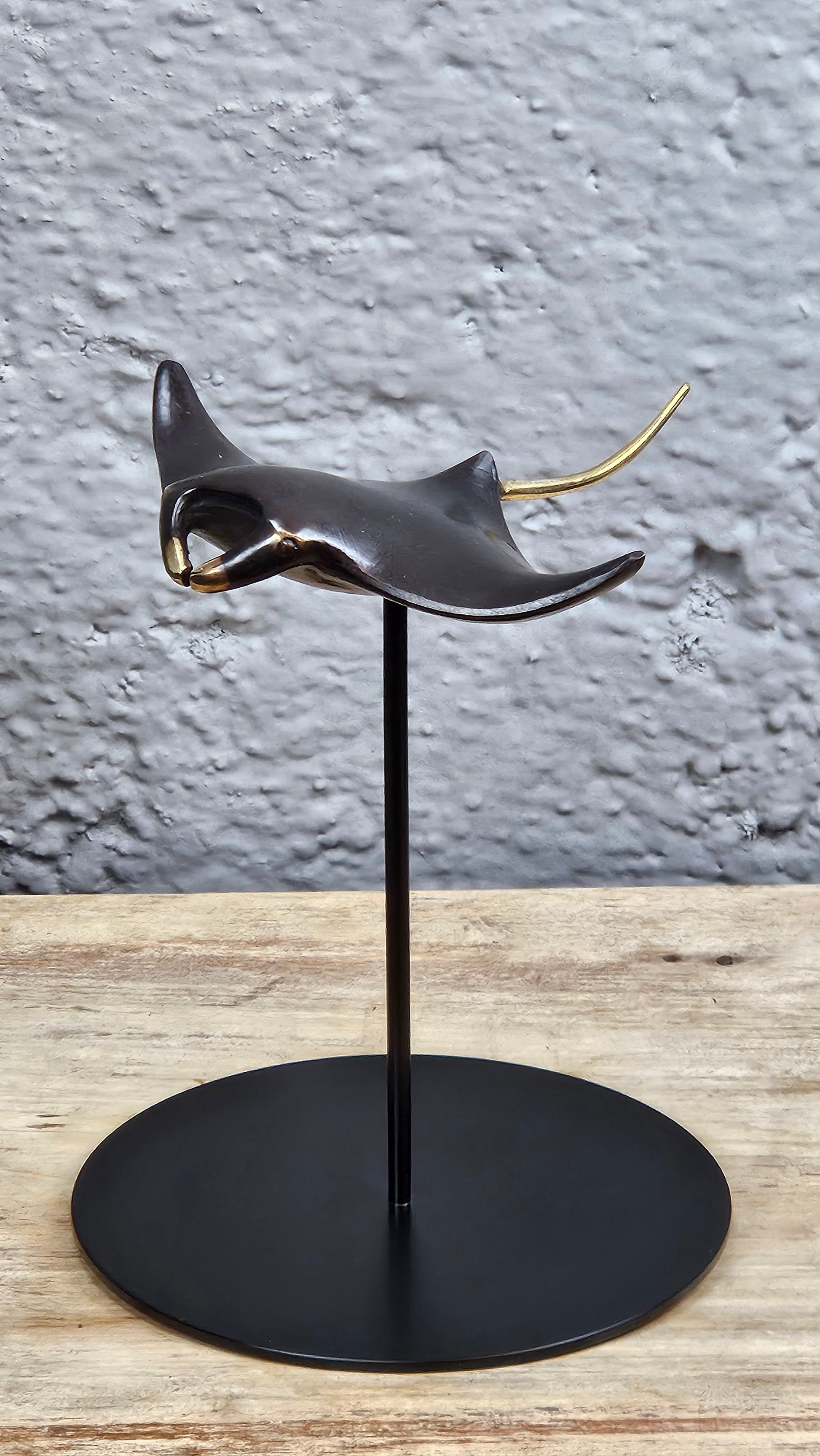 Raie manta en bronze Tokolausanne