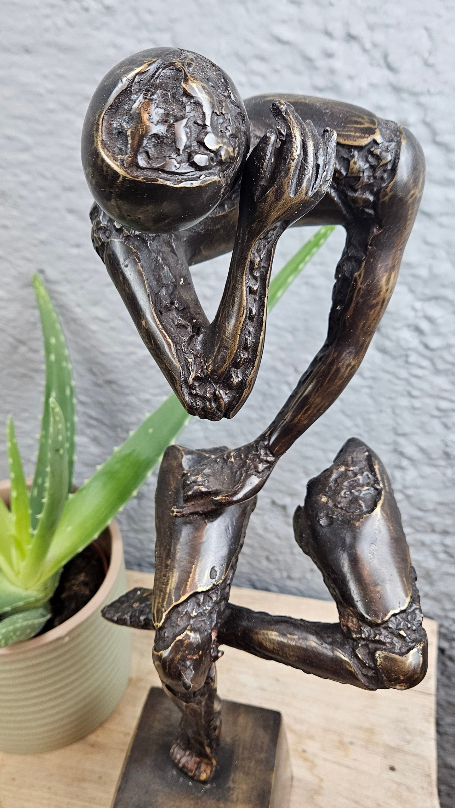 Statue Décorative Élégante - Sculpture d'Art pour Intérieur Sophistiqué Tokolausanne